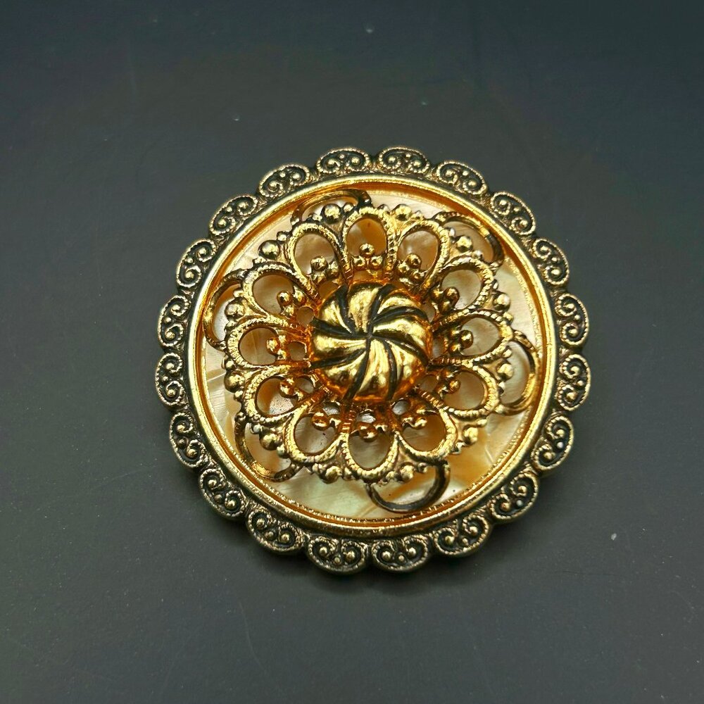 Vintage Western Germany Filigree Scarf Clip – Gold Tone Flower Design, 1960s